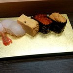 Sushi Takan - ホタテ、イクラ、ウニ