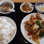 鳳琴樓 - 薄切り豚肉の麻辣味炒め定食700円