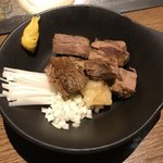 下町もんじゃ焼 らくらく - 牛スジ煮込み