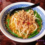 中華料理 八方客 - 次に台湾塩ラーメンを斜めより撮影‼️