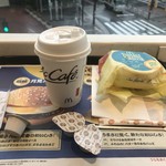 McDonald's Ooyama Ten - 2018/09 今回も８時半すぎに朝マックで、定番の ソーセージマフィン 100円とプレミアムローストコーヒー (ホット)(S) 100円