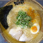 越後秘蔵麺　無尽蔵 - しょうゆラーメン（\650税込み）