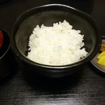 Sumiya - ごはん、味噌汁と漬物。