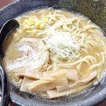 らーめん居酒屋 幸 - 料理写真:豚骨味噌らーめん（大盛り）