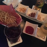 Fujiyama Bar - ＊ FRENCH FRIES フレンチフライ　¥600 ＊ MIXED NUTS ミックスナッツ　¥400