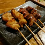 Hokkori Kushiyaki Sakaba Ashiato - 焼き鳥(ズリ、ヒップ)