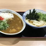 竹清 - カレーセット500円（税込）　※うどんと比べても分かる、このカレーの大きさ