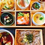 Yuzu An Takaoka Ten - 秋 松花堂ランチ   上から見た感じ