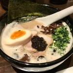 英国昇龍 - 豚骨トリフラーメン！