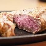 Yona Yona Steak Nikumaru - 断面