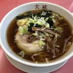 Chuka Hanten Daien - お皿に乗ったラーメン