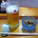 魚けん - 生ビール＆茹ピーナッツ