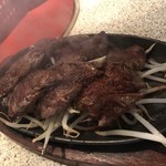 焼肉酒家　弁慶 - 熱々の肉厚ステーキ