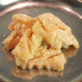 ぷるぷる食感から歯応え抜群のものまで！自慢のホルモンをどうぞ