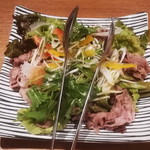 個室×肉炉端 馬肉 弁慶 - 牛の焼きしゃぶサラダ仕立て