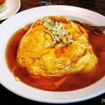 中華料理 八方客 - 今回のオーダーは⁉️
            天津飯と台湾味噌ラーメンのセット‼️
            夜の部の価格なので￥8️⃣5️⃣0️⃣
            今日もマジで旨い物を御馳走様ｧｰｯm(。_。)m
            次に天津飯を斜めより撮影‼️