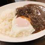 Ｔ＆Ｍ - キーマカレーに目玉焼き