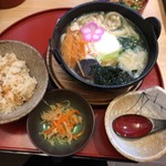 手造りうどん たまき - 鍋定食