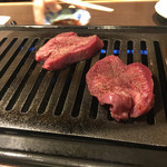 牛肉商 牛旬 三郎 - 