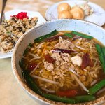 新中華料理 天福 - ラーメンセット(台湾ラーメン＋高菜炒飯)とイカ団子