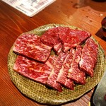 牛肉商 牛旬 三郎 - 