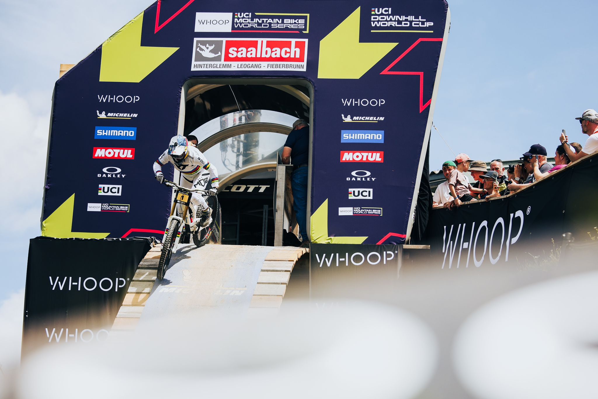 UCI DOWNHILL WORLD CUP LEADERS UNBEATABLE IN SAALFELDEN LEOGANG – SALZBURGERLAND'S SEMI-FINALS