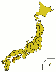 愛媛縣地圖(上)與在日本的位置(下)