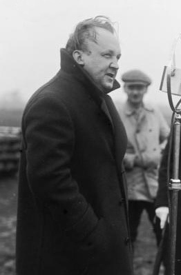 Альфред Браун во время встречи дирижабля LZ 127 в Штаакене. 1928