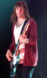 Микки Мэдден на концерте в 2007