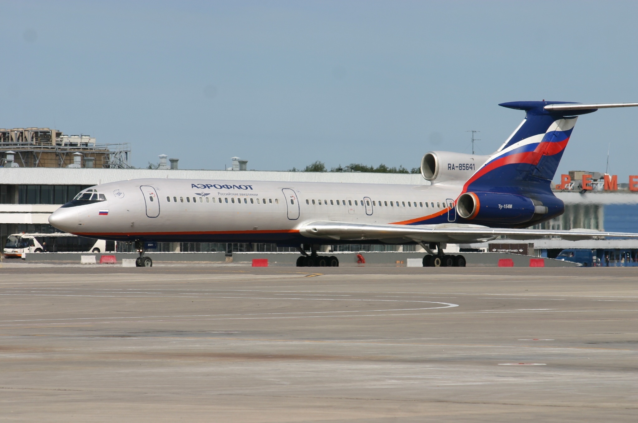 RA-85641_Tupolev_Tu.154_Aeroflot_(7381409714)