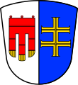 Gemeinde Weißensberg Gespalten; vorne in Silber eine dreilatzige rote Fahne mit goldenen Fransen, hinten in Blau ein schwebendes goldenes Doppelkreuz.
