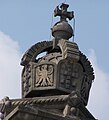 Gengivelse af kejserkronen på et af tårnene på Rigsdagen