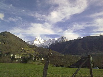 La montagne depuis Louvie-Soubiron.