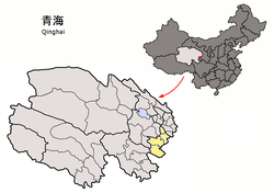 Huangnanin prefektuurin sijainti (keltaisella) Qinghaissa.