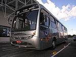 Autobús expreso para uso en plataformas elevadas de estaciones en Curitiba, Brasil.