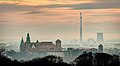 La colina de Wawel y la central de Łęg.