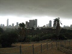 Vue du parc HaYarkon situé au nord près du quartier de Ramat Aviv.