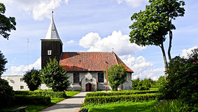 Kościół parafialny p.w. św. Andrzeja Boboli z XV wieku w Wojciechach (pow. bartoszycki).