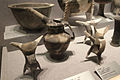 Poteries grises de types jue, he.... Site de Yanshi. vers 1500 AEC. Musée Provincial du Henan