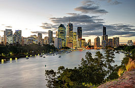 Brisbane skyline frae Kangaroo Point