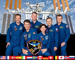Retkikunta 27:n miehistön kuva Vasemmalta: Garan, Nespoli, Samokutjajev, Coleman, Borisenko ja Kondratjev.