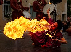 第二名： Fire breathing "Jaipur Maharaja Brass Band" in Chassepierre, Belgium. Luc Viatour (CC-BY-SA-2.5, 2.0, 1.0)
