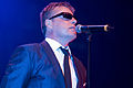 Leadsänger Graham „Suggs“ McPherson (* 1961), 2008