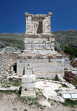 Sagalassos - Heroon.jpg