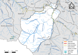 Carte en couleur présentant le réseau hydrographique de la commune