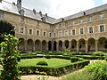 Claustro de la iglesia Saint-Sauveur.