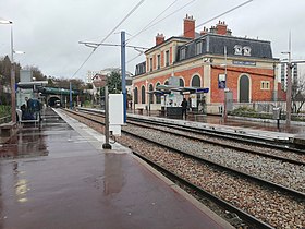 Image illustrative de l’article Gare de Suresnes - Longchamp