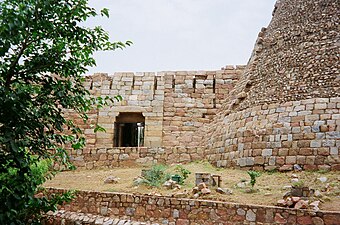 تغلق آباد قلعہ دروازہ