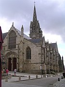 Basilique Notre-Dame du Roncier : vue extérieure d'ensemble.