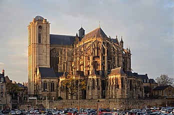La cathédrale Saint-Julien du Mans. (définition réelle 4 593 × 3 042)